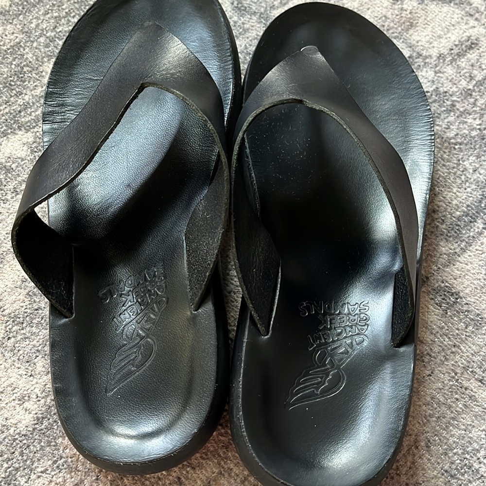 Ancient Greek Sandals Black Minimalist Leather Thong Sandals - Picture 8 of 12